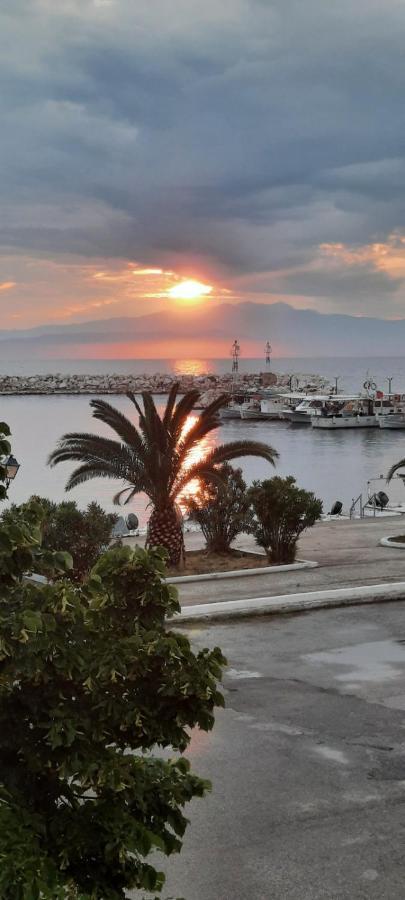 Seaside Deluxe Apartment Skála Kallirákhis エクステリア 写真